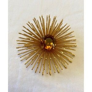 Vintage 1969 signed sarah Conventry golden mum brooch
